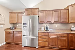 W250N4997 William Dr, Sussex, WI 53072 - Photo 12