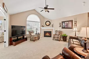 W250N4997 William Dr, Sussex, WI 53072 - Photo 4