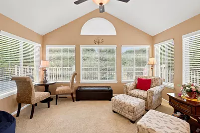 W250N4997  William Dr, Sussex, WI 53072 - Photo 8