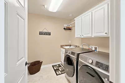W250N4997  William Dr, Sussex, WI 53072 - Photo 20