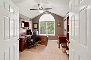 W250N4997 William Dr, Sussex, WI 53072 - Photo 14