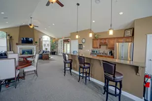 W250N4997 William Dr, Sussex, WI 53072 - Photo 32