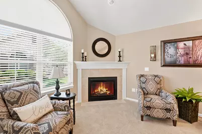 W250N4997  William Dr, Sussex, WI 53072 - Photo 6