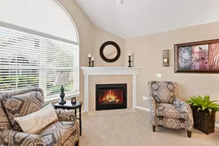 W250N4997 William Dr, Sussex, WI 53072 - Photo 6