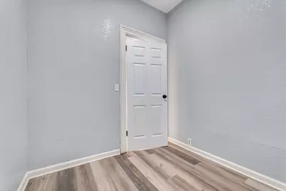 1215  Racine St, Racine, WI 53403 - Photo 8