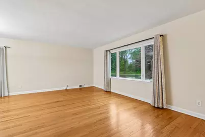 4628 N Hollywood Ave, Whitefish Bay, WI 53211 - Photo 8