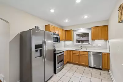 4628 N Hollywood Ave, Whitefish Bay, WI 53211 - Photo 2