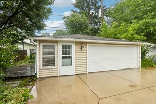 4628 N Hollywood Ave, Whitefish Bay, WI 53211 - Photo 40