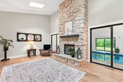 19800 W Briar Ridge Dr, Brookfield, WI 53045 - Photo 8