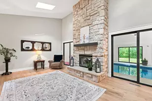 19800 W Briar Ridge Dr, Brookfield, WI 53045 - Photo 8
