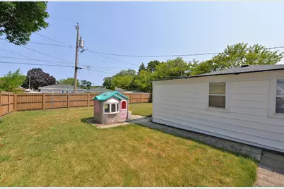2207  Illinois St, Racine, WI 53405 - Photo 28