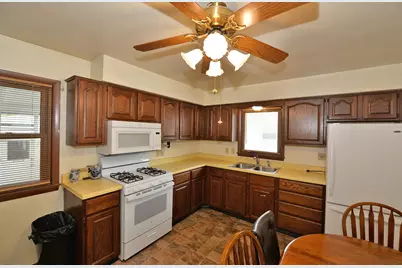 2207  Illinois St, Racine, WI 53405 - Photo 6