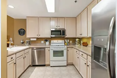 4731 S Hunter Ln, New Berlin, WI 53151 - Photo 6