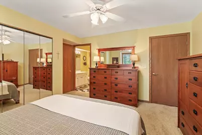 4731 S Hunter Ln, New Berlin, WI 53151 - Photo 12