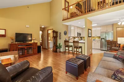 4731 S Hunter Ln, New Berlin, WI 53151 - Photo 2