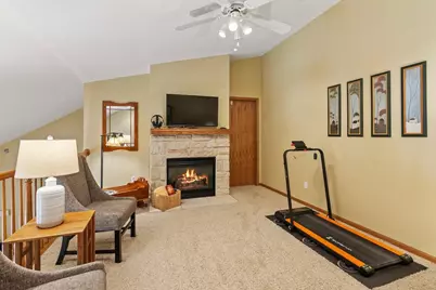 4731 S Hunter Ln, New Berlin, WI 53151 - Photo 20