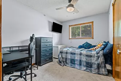 1512  Cliffview Dr, Holmen, WI 54636 - Photo 12