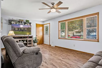 1512  Cliffview Dr, Holmen, WI 54636 - Photo 4
