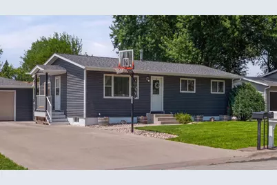 1512  Cliffview Dr, Holmen, WI 54636 - Photo 2