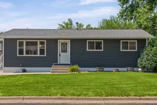 1512 Cliffview Dr, Holmen, WI 54636 - Photo 1