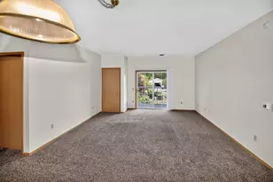 140 W Commerce Blvd, Slinger, WI 53086 - Photo 8
