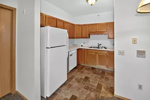 140 W Commerce Blvd, Slinger, WI 53086 - Photo 12