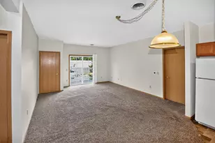 140 W Commerce Blvd, Slinger, WI 53086 - Photo 4
