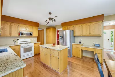 688 W Hickory Ln, Saukville, WI 53080 - Photo 12