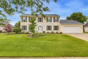 688 W Hickory Ln, Saukville, WI 53080 - Photo 2