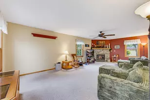 688 W Hickory Ln, Saukville, WI 53080 - Photo 6