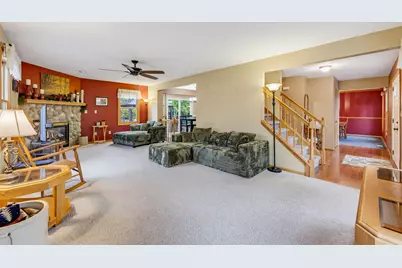 688 W Hickory Ln, Saukville, WI 53080 - Photo 8