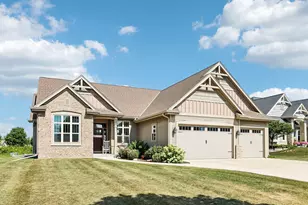517 Spur Rd, Slinger, WI 53086 - Photo 4