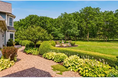 12921 N Fox Hollow Rd, Mequon, WI 53097 - Photo 4