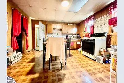 2560 S 12th St, Milwaukee, WI 53215 - Photo 12