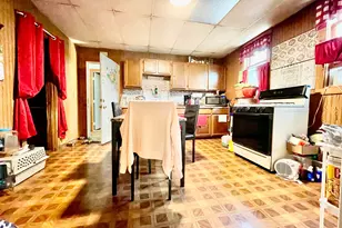 2560 S 12th St, Milwaukee, WI 53215 - Photo 12