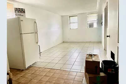 2560 S 12th St, Milwaukee, WI 53215 - Photo 4