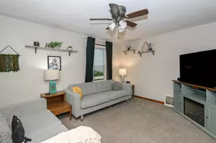 4013 S 40th St, Greenfield, WI 53221 - Photo 10
