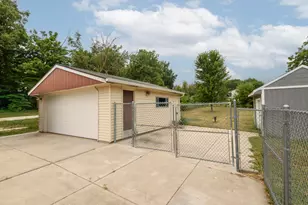 4013 S 40th St, Greenfield, WI 53221 - Photo 24