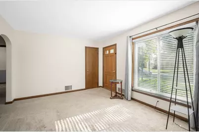 3235 N 88th St, Milwaukee, WI 53222 - Photo 6