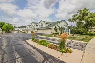 622 Shepherds Dr, West Bend, WI 53090 - Photo 2