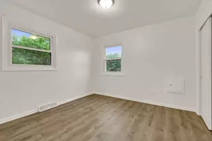 10229 N Concord Dr, Mequon, WI 53097 - Photo 20