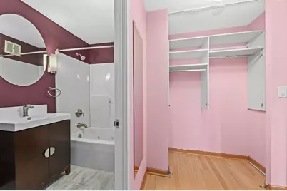 929 N Astor St #203, Milwaukee, WI 53202 - Photo 8