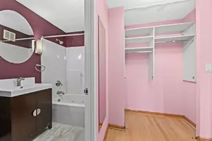 929 N Astor St, Milwaukee, WI 53202 - Photo 8