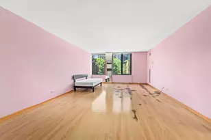 929 N Astor St, Milwaukee, WI 53202 - Photo 4