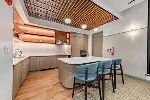 929 N Astor St, Milwaukee, WI 53202 - Photo 20