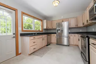 8991 S 29th St, Franklin, WI 53132 - Photo 10