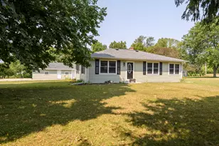 8991 S 29th St, Franklin, WI 53132 - Photo 24