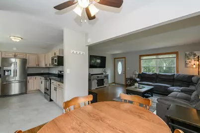 8991 S 29th St, Franklin, WI 53132 - Photo 2