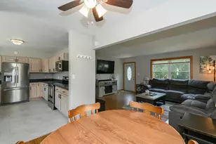 8991 S 29th St, Franklin, WI 53132 - Photo 2