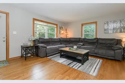 8991 S 29th St, Franklin, WI 53132 - Photo 8